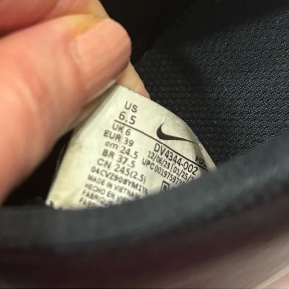 Nike Jr Tiempo Legend 10 Black Soccer Cleats - Picture 8 of 8